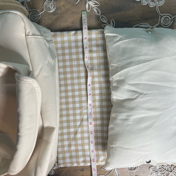 Small pet carrier by Fluffy Baby. Cream colored, linen w/ removable cushion.  - Picture 5 of 10